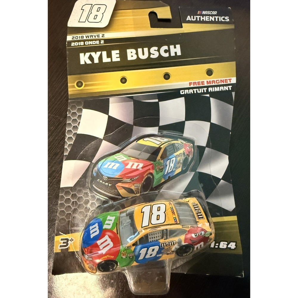 Kyle Busch 1:64 2018 M&M Nascar Authentics 2018 Wave 2